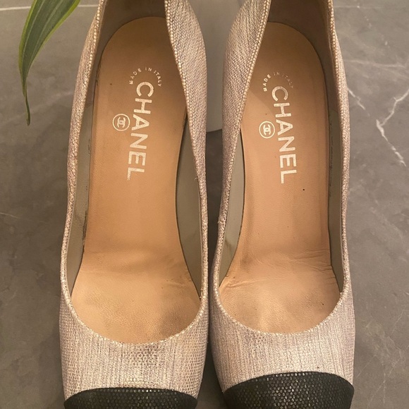 CHANEL Authentic Chanel Cap-Toe Textured High Heels – Size 40 - Picture 4 of 9